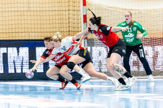 September 30, 2026, GER, Handball, Women, 2026–2027 Season, DHB Cup Round 2 (Round of 16), Thueringer HC vs. HSG Blomberg Lippe, Natsuki Aizawa (Thueringer HC), 23, Maxi Muehlner, HSG Blomberg Lippe, Macela Arounian, Thuringer HC, 36, 99947 Bad Langensalza, Salza, Halle, Sporthalle Mehrz, Thuringia, Germany