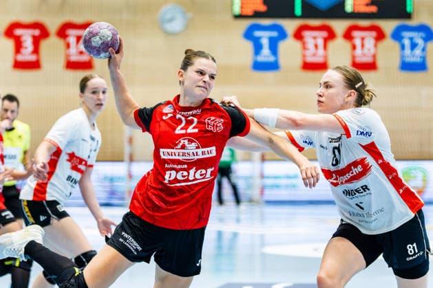 September 30, 2026, GER, Handball, Women, 2026–2027 Season, DHB Cup, Round 2 (Round of 16), Thuringer HC vs. HSG Blomberg Lippe; Karolina Jurenczyk (HSG Blomberg Lippe), Teresa von Prittwitz (Thuringer HC); 22 99947 Bad Langensalza, Salza, Halle, Sporthalle Mehrz, Thuringia, Germany