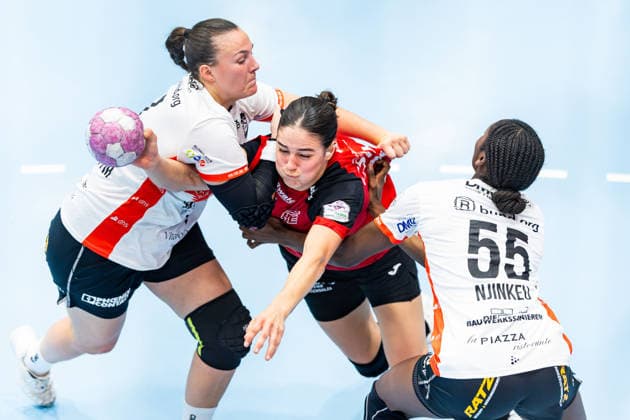 September 30, 2026, GER, Handball, Women, 2026–2027 Season, DHB Cup Round 2 (Round of 16), Thueringer HC vs. HSG Blomberg Lippe, Diana Doegg, Magnusdottir, HSG Blomberg Lippe, Luca Csikos, Thuringer HC, 5, Farrelle Alicia Njinkeu, HSG Blomberg Lippe, 99947 Bad Langensalza, Salza, Halle, Sporthalle Mehrz, Thuringia, Germany