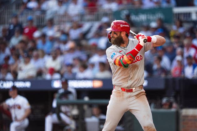 Bryce Harper 3 of the Philadelphia Phillies up to bat in the eighth inning against the Atlanta Braves in game two of the MLB, Baseball Herren, USA National League Wild Card round at Truist Park on Wednesday, September 30, 2026 in Atlanta, Georgia.  ATL20260930124 STEVENxBURROUGHS