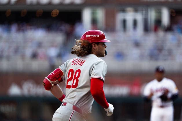 Alec Bohm 28 of the Philadelphia Phillies running the bases in the ninth inning against the Atlanta Braves in game two of the MLB, Baseball Herren, USA National League Wild Card round at Truist Park on Wednesday, September 30, 2026 in Atlanta, Georgia.  ATL20260930134 STEVENxBURROUGHS