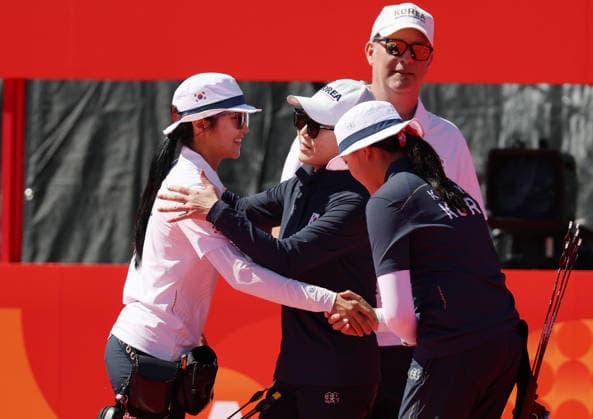 Kang Yeon-seo wins women s individual bronze in compound archery Kang Yeon-seo wins women s individual bronze in compound archery Kang Yeon-seo (R) of South Korea shakes hands with compatriot Park Jung-yoon after defeating Park to clinch bronze in the women s individual event in compound archery at the Aichi-Nagoya Asian Games at the Chuo Sogo Park Multipurpose Square in Okazaki, Aichi Prefecture, central Japan, on Oct. 1, 2026. (Yonhap) 2026-10-01 11:38:27 <Copyright ¨Ï 1980-2026 YONHAPNEWS AGENCY. .> ÀÏº» ÀÏº» EDITORIAL USE ONLY  Copyright: xx Yeon-seo ???x 0868281276st