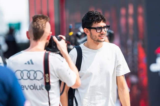 Formula 1 Gulf Air Bahrain Grand Prix in Malaysia 2026 Levi Erb OVERTAKE MAXPPP - Sepang 01 10 2026 31 OCON Esteban (fra), TGR Haas F1 Team, portrait at the Formula 1 Gulf Air Bahrain Grand Prix 2026 in Malaysia, the 15th round of the 2026 FIA Formula 1 World Championship, WM, Weltmeisterschaft at the Sepang International circuit, from 1 to 4 October 2026 Sepang Sepang International Circuit Malaysia  Copyright: xOVERTAKE MAXPPPxLevixErbx OVT202610016744 OVT202610016744