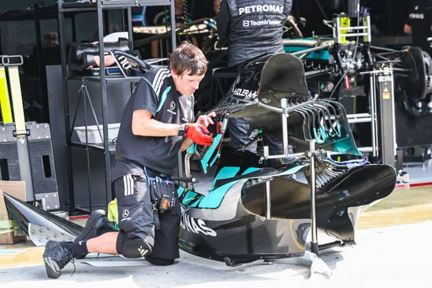 SEPANG, SGR - OCTOBER 01: Team mechanic of Mercedes-AMG PETRONAS F1 Team work on a car ahead of the Formula 1 Gulf Air Bahrain Grand Prix on October 01, 2026 held at Sepang International Circuit in Sepang, Malaysia. (Photo by Hazrin Yeob Men Shah Icon Sportswire) AUTO: OCT 01 F1 Bahrain Grand Prix in Malaysia EDITORIAL USE ONLY Icon3782610010677
