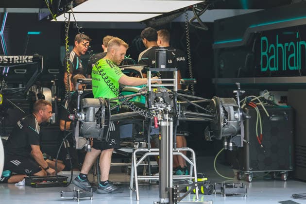 SEPANG, SGR - OCTOBER 01: Team mechanics of Mercedes-AMG PETRONAS F1 Team work on a car ahead of the Formula 1 Gulf Air Bahrain Grand Prix on October 01, 2026 held at Sepang International Circuit in Sepang, Malaysia. (Photo by Hazrin Yeob Men Shah Icon Sportswire) AUTO: OCT 01 F1 Bahrain Grand Prix in Malaysia EDITORIAL USE ONLY Icon3782610010708