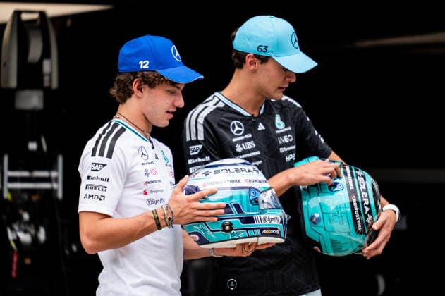 F1 - BAHRAIN GRAND PRIX IN MALAYSIA 2026 KIMI ANTONELLI Andrea (ita), Mercedes AMG F1 Team W17, portrait RUSSELL George (gbr), Mercedes AMG F1 Team W17, portrait new helmet, casque, during the 2026 Formula 1 Bahrain Grand Prix in Malaysia, 16th round of the 2026 Formula One World Championship, WM, Weltmeisterschaft from October 2 to 4, 2026 on the Sepang International Circuit, in Sepang, Malaysia - SepangMalaysia Copyright: xALBERTOxVIMERCATIx