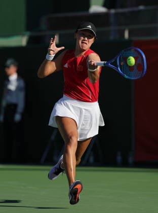 (261001) -- NAGOYA, Oct. 1, 2026 -- Wang Xiyu of China competes during the women s singles semifinals of tennis against Alexandra Eala of the Philippines at the 20th Asian Games Aichi-Nagoya 2026 in Nagoya, Japan, Oct. 1, 2026. ) (SP)JAPAN-NAGOYA-ASIAN GAMES-TENNIS-WOMEN S SINGLES LixBo