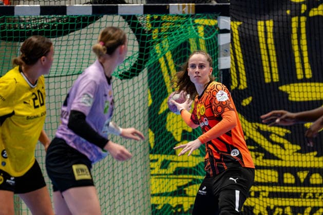 Dortmund, September 30, 2026, Handball, Women s, DHB Cup, 2nd Round, BVB Borussia Dortmund vs. SV Union Halle Neustadt, Sarah Wachter (BVB), 12 on the throw-in