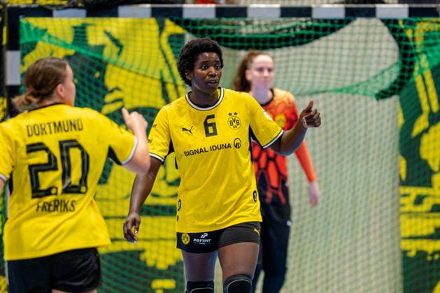 Dortmund, September 30, 2026, Handball, Women s, DHB Cup, 2nd Round, BVB Borussia Dortmund vs. SV Union Halle Neustadt, Laetitia Quist (BVB), 6 thumbs up