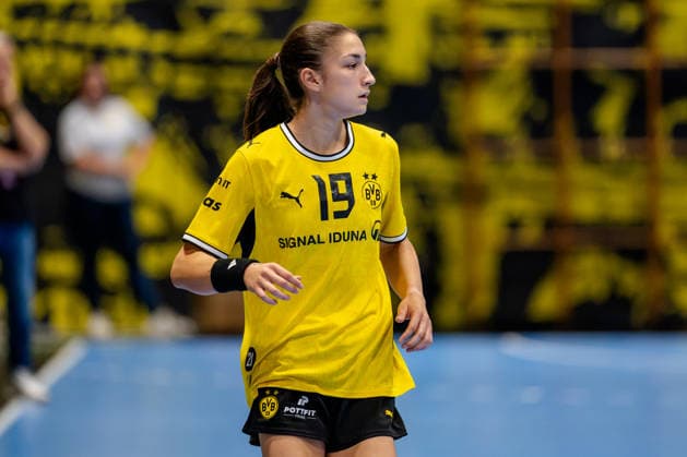 Dortmund, September 30, 2026, Handball, Women s, DHB Cup, 2nd Round, BVB Borussia Dortmund vs. SV Union Halle Neustadt, Iva Mladenovska (BVB), 19 during the game