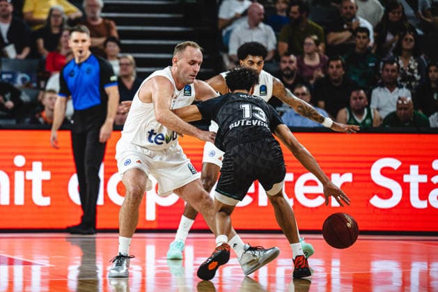 Devin Schmidt of ratiopharm ulm and Javante McCoy of Balkan Botevgrad battle for the ball during the 2026–2027 BKT EuroCup match between ratiopharm ulm and Balkan Botevgrad at the ratiopharm Arena on September 30, 2026 in Neu Ulm, Germany. Photo by Harry Langer, DeFodi Images
