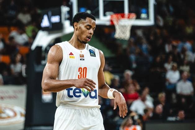 Jaylen Sims of ratiopharm ulm watches during the 2026–2027 BKT EuroCup game between ratiopharm ulm and Balkan Botevgrad at ratiopharm Arena on September 30, 2026, in Neu Ulm, Germany. Photo by Harry Langer, DeFodi Images
