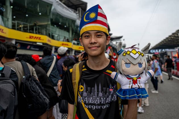 SEPANG, MALAYSIA: F1 Fans, F1 fans, at the 2026 Formula 1 Bahrain Grand Prix at the Sepang International Circuit in Sepang, Malaysia.