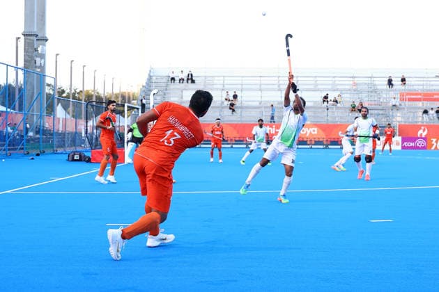 Asian Games 2026 Aichi-Nagoya, Japan India defeated Pakistan 4 3 in the men™s semifinal at the 20th Asian Games Aichi-Nagoya 2026 at Gifu Prefectural Green Stadium on Thursday, October 1, 2026, advancing to the final. Pakistan clawed their way back into the game to level the scores 3-3. Abhishek scored a stunning winner in the final minute of a thrilling Asian Games men s hockey semi-final as India edged past Pakistan by 4-3 Aichi, Nagoya Gifu Perfectural Green Stadium Japan Copyright: xSeshadrixSukumarx
