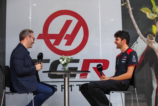 F1 - BAHRAIN GRAND PRIX IN MALAYSIA 2026 OCON Esteban (fra), TGR Haas F1 Team VF-26, FEBREAU Julien (fra), TV presenter of Canal+, portrait during the 2026 Formula 1 Bahrain Grand Prix in Malaysia, 16th round of the 2026 Formula One World Championship, WM, Weltmeisterschaft from October 2 to 4, 2026 on the Sepang International Circuit, in Sepang, Malaysia - SepangMalaysia  Copyright: xANTONINxVINCENTx