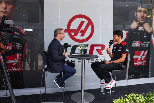 F1 - BAHRAIN GRAND PRIX IN MALAYSIA 2026 OCON Esteban (fra), TGR Haas F1 Team VF-26, FEBREAU Julien (fra), TV presenter of Canal+, portrait during the 2026 Formula 1 Bahrain Grand Prix in Malaysia, 16th round of the 2026 Formula One World Championship, WM, Weltmeisterschaft from October 2 to 4, 2026 on the Sepang International Circuit, in Sepang, Malaysia - SepangMalaysia  Copyright: xANTONINxVINCENTx
