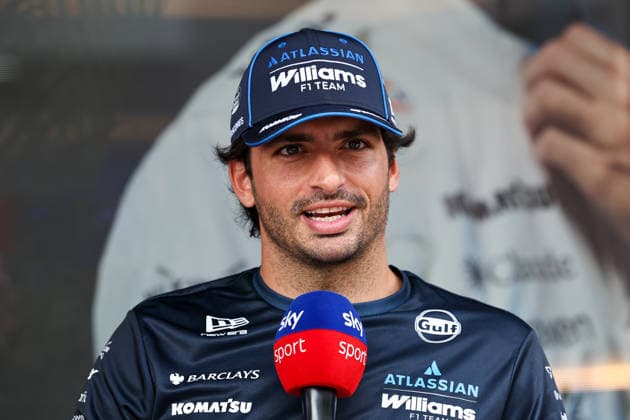 SEPANG, SGR - OCTOBER 01: Carlos Sainz of Spain and Atlassian Williams F1 Team at the paddock ahead of the Formula 1 Gulf Air Bahrain Grand Prix on October 01, 2026 held at Sepang International Circuit in Sepang, Malaysia. (Photo by Hazrin Yeob Men Shah Icon Sportswire) AUTO: OCT 01 F1 Bahrain Grand Prix in Malaysia EDITORIAL USE ONLY Icon3782610012580
