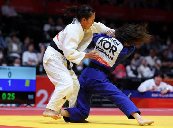 (261001) -- NAGOYA, Oct. 1, 2026 -- Huh Mimi (R) of South Korea vies with Ariunzaya Terbish of Mongolia during the women -57kg final of Judo at the 20th Asian Games Aichi-Nagoya 2026 in Nagoya, Japan, Oct. 1, 2026. ) (SP)JAPAN-NAGOYA-ASIAN GAMES-JUDO-WOMEN -57KG YaoxQilin 