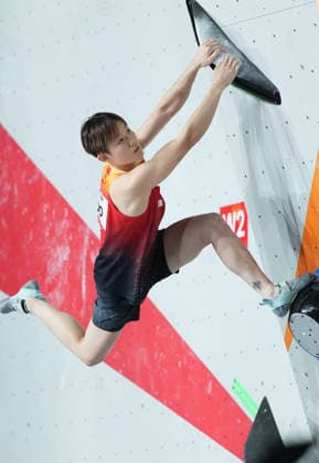 (261001) -- NAGOYA, Oct. 1, 2026 -- Luo Zhilu of China competes during the women s boulder final of climbing at the 20th Asian Games Aichi-Nagoya 2026 in Nagoya, Japan, Oct. 1, 2026. ) (SP)JAPAN-NAGOYA-ASIAN GAMES-SPORT CLIMBING-WOMEN-BOULDER-FINAL JiaxYuchen