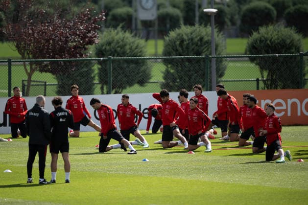 Turkiye complete preparations for UEFA Nations League match against Belgium ISTANBUL, TURKIYE - OCTOBER 1: Turkish national football players take part in the last training session for their third UEFA Nations League Group A match against Belgium, in Istanbul, Turkiye on October 1, 2026. Celal Gunes Anadolu Istanbul Turkey. Editorial use only. Please get in touch for any other usage.  Copyright: x2026xAnadoluxCelalxGunesx