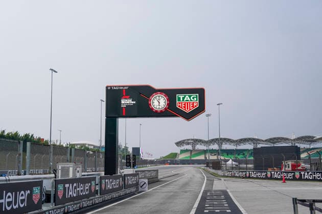 FORMULA 1 BAHRAIN GRAND PRIX IN MALAYSIA 2026 General view of the Pit Exit during the Formula 1 Gulf Air Bahrain Grand Prix in Malaysia 2026, Round 16 of the 2026 Formula 1 World Championship, WM, Weltmeisterschaft from 2nd - 4th October 2026 at Sepang International Circuit, Sepang, Malaysia. Credit: Robbie Hoad Every Second Media Editorial use only. All images are copyright Every Second Media Limited. No images may be reproduced without prior permission. Copyright: xIMAGO EveryxSecondxMediax ESM-2195-0022 RobbiexHoadx xEveryxSecondxMediax
