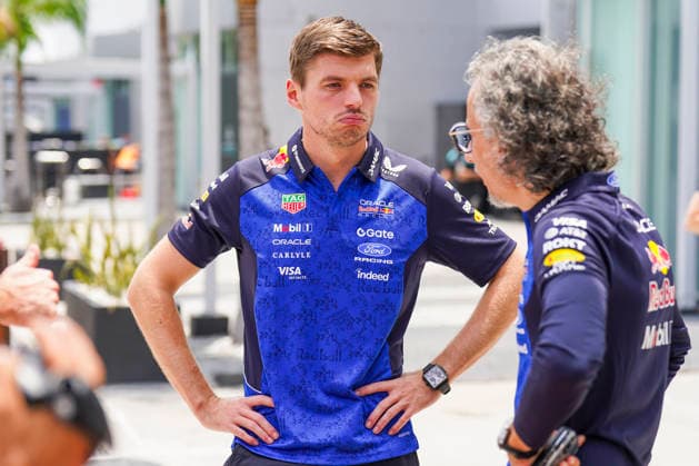 FORMULA 1 BAHRAIN GRAND PRIX IN MALAYSIA 2026 Max Verstappen (NED) 3 Red Bull Racing and Laurent Mekies (Red Bull Racing Team Principal) in conversation during the Formula 1 Gulf Air Bahrain Grand Prix in Malaysia 2026, Round 16 of the 2026 Formula 1 World Championship, WM, Weltmeisterschaft from 2nd - 4th October 2026 at Sepang International Circuit, Sepang, Malaysia. Credit: Robbie Hoad Every Second Media Editorial use only. All images are copyright Every Second Media Limited. No images may be reproduced without prior permission. Copyright: xIMAGO EveryxSecondxMediax ESM-2195-0028 RobbiexHoadx xEveryxSecondxMediax