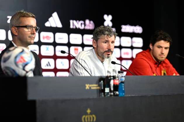 Belgium v Turkey - UEFA Nations League 2026 Media Activities 01 10 2026 TUBIZE, BELGIUM - OCTOBER 01 : Istace Mathieu sports communication director of Royal Belgian Football Federation, Van Bommel Mark head coach of Belgium and Lammens Senne goalkeeper of Belgium talking to the media during a pre-match press conference, PK, Pressekonferenz ahead of the UEFA Nations League tournament league phase matchday 3 group A1 match between Belgium and Turkey on October 1, 2026 in Tubize, Belgium, 01 10 2026 Tubize Belgium  Copyright: xNicoxVereeckenx