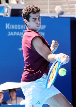 October 1, 2026, Tokyo, Japan - Jaume Munar of Spain returns the ball against Taylor Fritz of the United States during the first round match of the Japan Open tennis championship at the Ariake Colosseum in Tokyo on Thursday, October 1, 2026. (photo by Yoshio Tsunoda AFLO) Noxthirdxpartyxsales  0868317641st YoshioxTsunodax