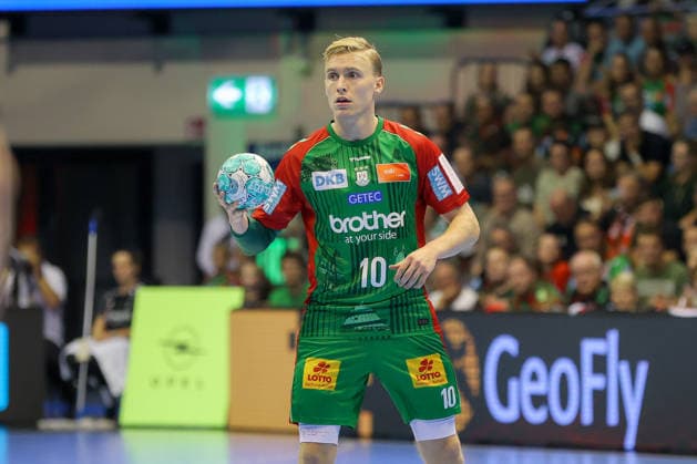 September 30, 2026, xgox, Handball Opel HBL SC Magdeburg vs. THW Kiel emspor, from left: Gisli, Thorgeir, Kristjansson (Magdeburg), No. 10 with the ball, plays the ball (Magdeburg)