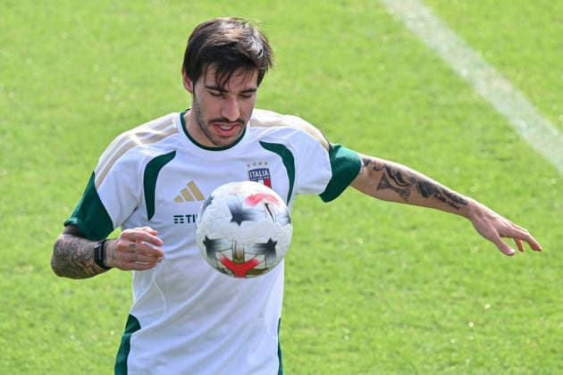 IPA89177736 - Italian player Sandro Tonali during TEAM ITALY - TRAINING, a UEFA Nations League soccer match in Florence, Italy, on October 1, 2026  Copyright: xLisaxGuglielmi IPAxSportx xx IPA89177736