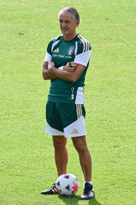 IPA89177740 - Italy s head coach, Roberto Mancini, during TEAM ITALY - TRAINING, a UEFA Nations League soccer match in Florence, Italy, on October 1, 2026  Copyright: xLisaxGuglielmi IPAxSportx xx IPA89177740