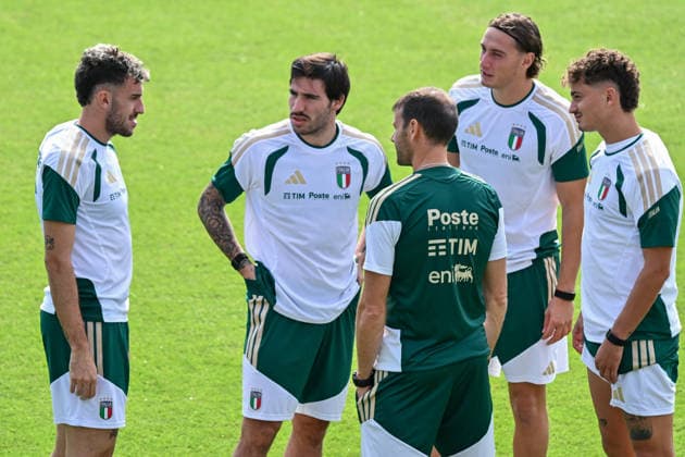 IPA89178332 - Italian player Matteo Ruggeri, Italian player Sandro Tonali, Italian player Francesco Pio Esposito, and Italian player Sebastiano Esposito during TEAM ITALY - TRAINING, a UEFA Nations League soccer match in Florence, Italy, on October 1, 2026  Copyright: xLisaxGuglielmi IPAxSportx xx IPA89178332