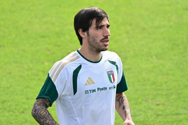 SOCCER - UEFA Nations League - TEAM ITALY - TRAINING Photo by IPA ABACAPRESS.COM89178330 - Italian player Sandro Tonali during TEAM ITALY - TRAINING, a UEFA Nations League soccer match in Florence, Italy, on October 1, 2026 Florence Italy  Copyright: xIPAxSport ABACAx