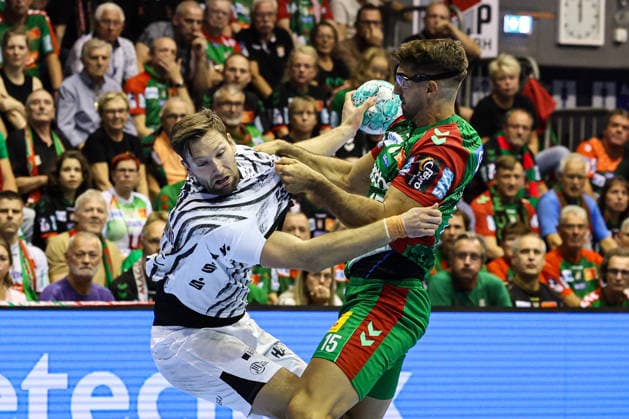 Eric Johansson (THW Kiel, 21) vs. Antonio Serradilla (SC Magdeburg, 15) – Handball Bundesliga Season 2026–2027: SC Magdeburg vs. THW Kiel at the GETEC Arena in Magdeburg – Action, Handball, Germany, September 30, 2026