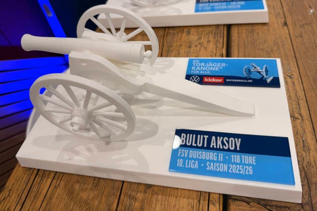 Torjägerkanone für Alle Award Presented to Bulut Aksoy of FSV Duisburg II, 10th Division, Munich, October 1, 2026: Germany vs. Serbia, UEFA Nations League, Matchday 3, Allianz Arena