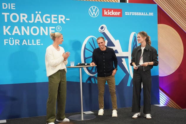 Award Ceremony for the Torjägerkanone für Alle (Top Scorer Award for Everyone) presented by *Kicker* and the DFB, featuring Alexandra Popp and Philipp Lahm; Munich, October 1, 2026; Germany vs. Serbia, UEFA Nations League, Matchday 3, Allianz Arena