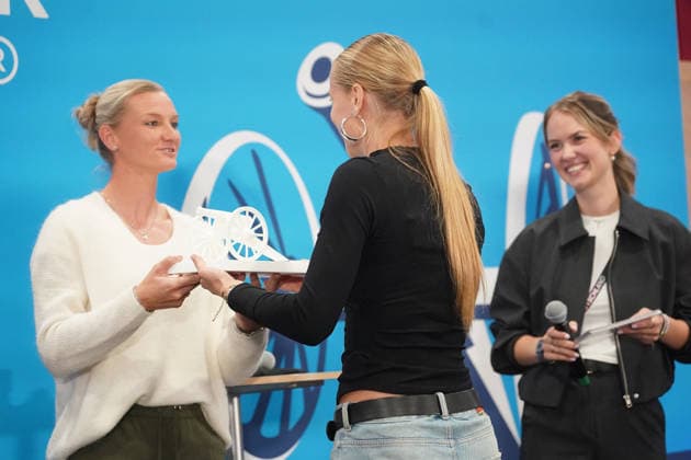 Award Ceremony for the Torjägerkanone für Alle (Top Scorer Award for Everyone) presented by *Kicker* and the DFB, featuring Alexandra Popp and Philipp Lahm, to Elfi Wellhausen; Munich, October 1, 2026; Germany vs. Serbia, UEFA Nations League, Matchday 3, Allianz Arena