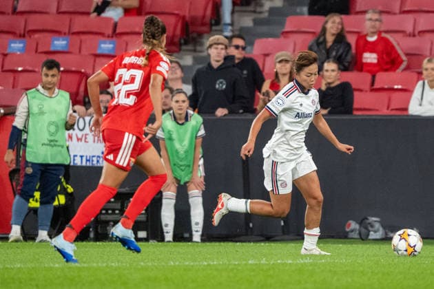 LISBON, PORTUGAL - SEPTEMBER 30: Momoko Tanikawa of Bayern Munich passing the ball during UWCL match between SL Benfica and FC Bayern Munich at Estádio da Luz on September 30, 2026 in Lisbon, Portugal. (Photo by Catia Silva SPP) Copyright: xCatiaxSilvax Sportspressphoto_SPR243373