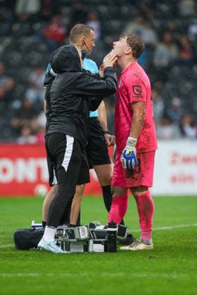 Silas Joel Pruefrock, SpVgg Greuther Fürth, 43, needs medical attention GER, VfB Stuttgart vs. SpVgg Greuther Fürth, Soccer, Men s Friendly Matches, 2026–2027 Season, October 1, 2026, GER, VfB Stuttgart vs. SpVgg Greuther Fürth, Soccer, Men s Friendly Matches, 2026–2027 Season, October 1, 2026, Aspach Copyright: xEibner-Pressefoto SoerenxHerwegx EP_SHG