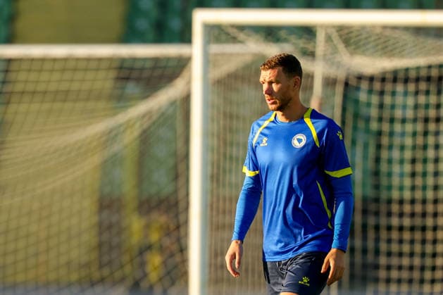 Edin Dzeko last training Edin Dzeko did his last training session as captain and player of the football team of Bosnia and Herzegovina at the Kosevo stadium on October 1, 2026 Sarajevo, Bosnia and Herzegovina  ArminxDurgut PIXSELL