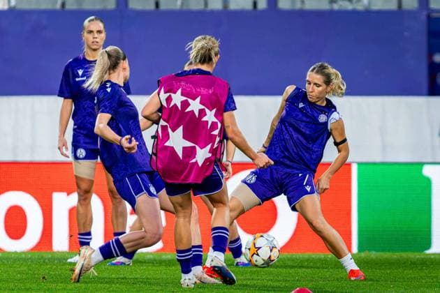 SOCCER - WCL, A.Wien vs Inter VIENNA,AUSTRIA,01.OCT.26 - SOCCER - UEFA Women s Champions League, FK Austria Wien vs FC Internationale Milano. Image shows Elisa Pfattner (A.Wien) during warm-up.  GEPAxpictures xKevinxHackner