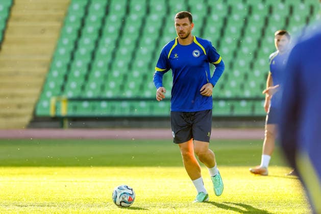 Edin Dzeko last training Edin Dzeko did his last training session as captain and player of the football team of Bosnia and Herzegovina at the Kosevo stadium on October 1, 2026 Sarajevo, Bosnia and Herzegovina  ArminxDurgut PIXSELL