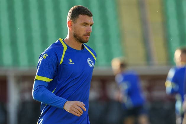 Edin Dzeko last training Edin Dzeko did his last training session as captain and player of the football team of Bosnia and Herzegovina at the Kosevo stadium on October 1, 2026 Sarajevo, Bosnia and Herzegovina  ArminxDurgut PIXSELL