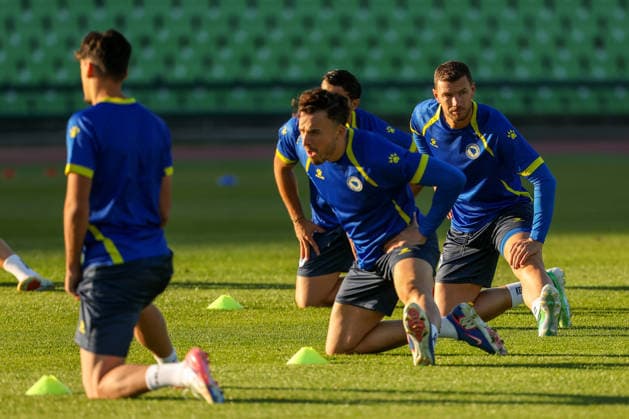 Edin Dzeko last training Edin Dzeko did his last training session as captain and player of the football team of Bosnia and Herzegovina at the Kosevo stadium on October 1, 2026 Sarajevo, Bosnia and Herzegovina  ArminxDurgut PIXSELL