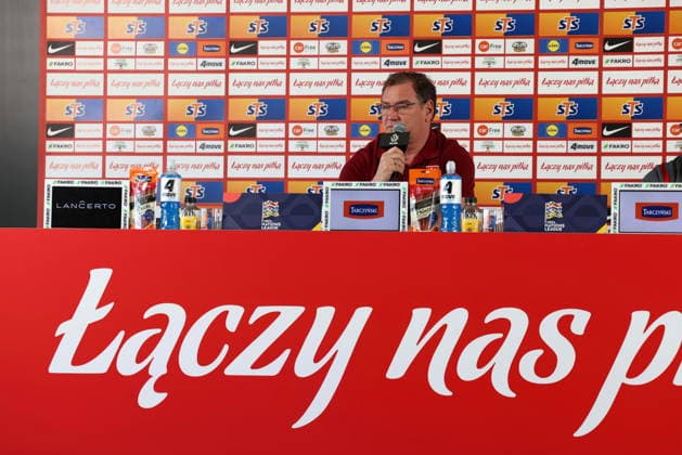 Kepa kolo Sochocina 01.10.2026 Konferencja prasowa reprezentacji Polski - - - Polish football national team, Nationalteam press conference, PK, Pressekonferenz in Kepa near Sochocin trener reprezentacji Polski Jan Urban Fot. Marcin Solarz FotoPyk NEWSPIX.PL --- newspix.pl POLAND OUT!