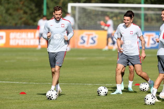 Kepa kolo Sochocina 01.10.2026 Trening reprezentacji Polski - - - Polish football national team, Nationalteam training session in Kepa near Sochocin Tomasz Kedziora Bartosz Slisz Fot. Marcin Solarz FotoPyk NEWSPIX.PL --- newspix.pl POLAND OUT! 