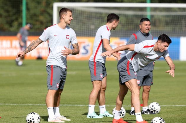 Kepa kolo Sochocina 01.10.2026 Trening reprezentacji Polski - - - Polish football national team, Nationalteam training session in Kepa near Sochocin Mateusz Zukowski Robert Lewandowski Fot. Marcin Solarz FotoPyk NEWSPIX.PL --- newspix.pl POLAND OUT!
