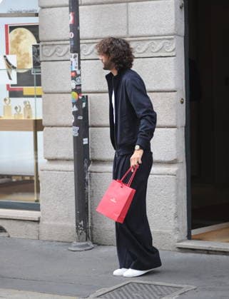 RECORD DATE NOT STATED IPA89184305 - Milan—photo by Mimmo Carriero—Olympic champion Gianmarco Tamberi arrives in the city center and enters the prestigious Omega boutique to buy an extremely expensive watch  Copyright: xx xx 0868338391st