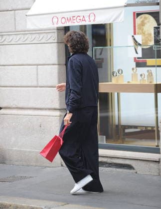 RECORD DATE NOT STATED IPA89184306 - Milan—photo by Mimmo Carriero—Olympic champion Gianmarco Tamberi arrives in the city center and enters the prestigious Omega boutique to buy an extremely expensive watch  Copyright: xx xx 0868338393st