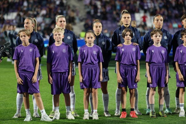 FK Austria Wien v FC Internazionale Milano - UEFA Women s Champions League 26 27 MD2 FC Internazionale Milano players looks on at the ceremony before the UEFA Women s Champions League Matchday 2 match between FK Austria Wien and FC Internazionale Milano at Franz-Horr-Stadion on October 1, 2026 in Vienna, Austria. Vienna Franz-Horr-Stadion Austria Copyright: xYigitxOerme PSxImagesxYigitxOerme PSxImagesx